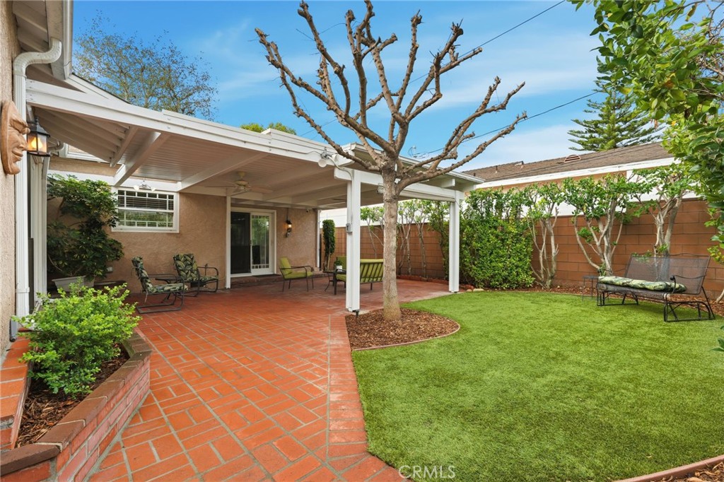 1216 N Valley Street