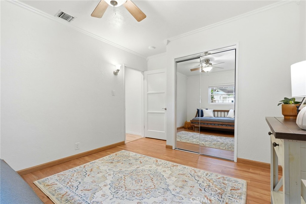 1216 N Valley Street