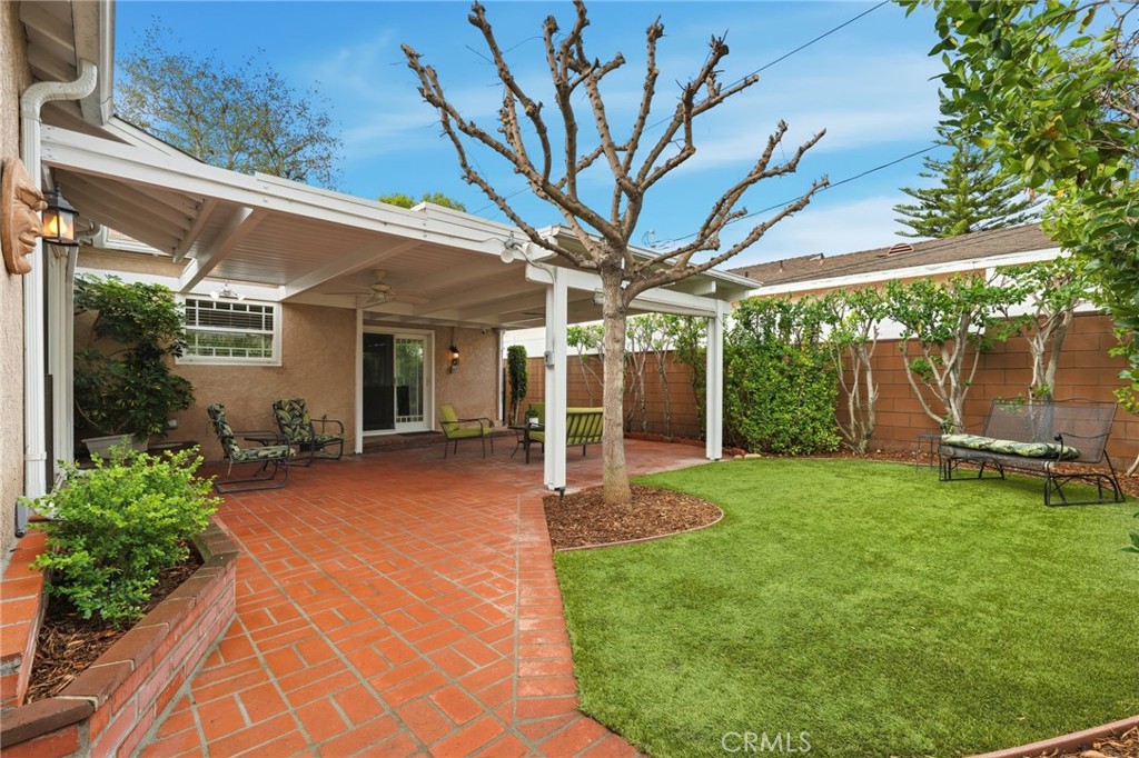 1216 N Valley Street