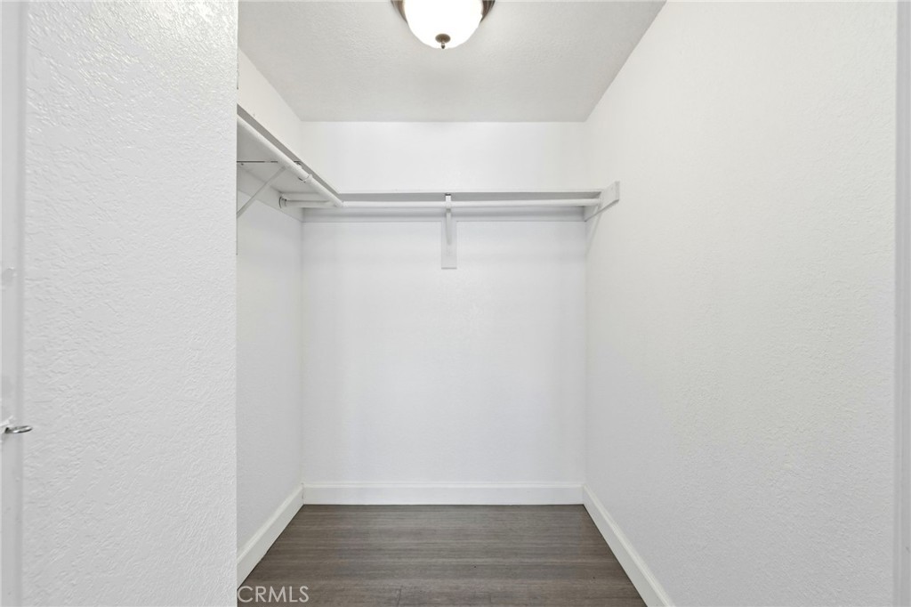 7304 Balboa C