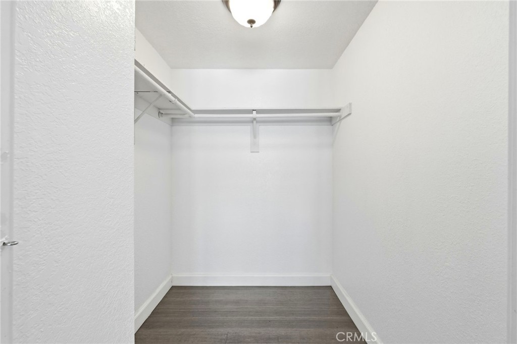 7304 Balboa C