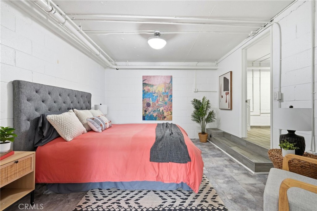 7304 Balboa C