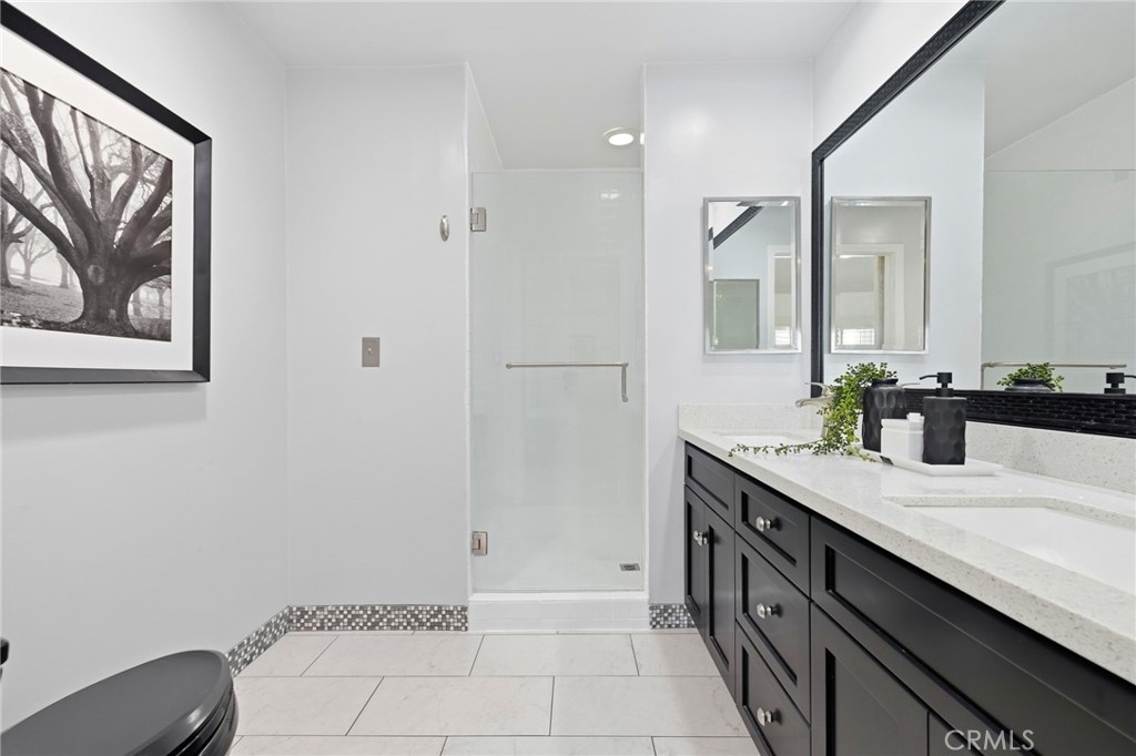 7304 Balboa C