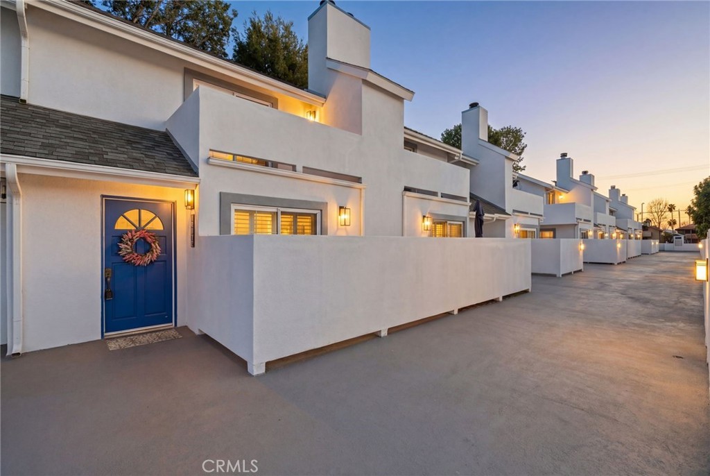 7304 Balboa C