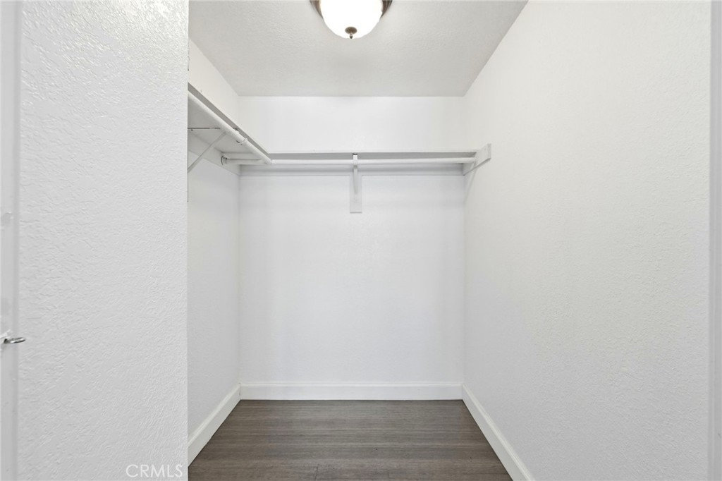 7304 Balboa C