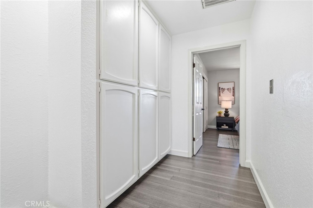 7304 Balboa C