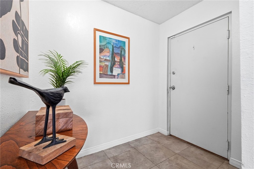 7304 Balboa C
