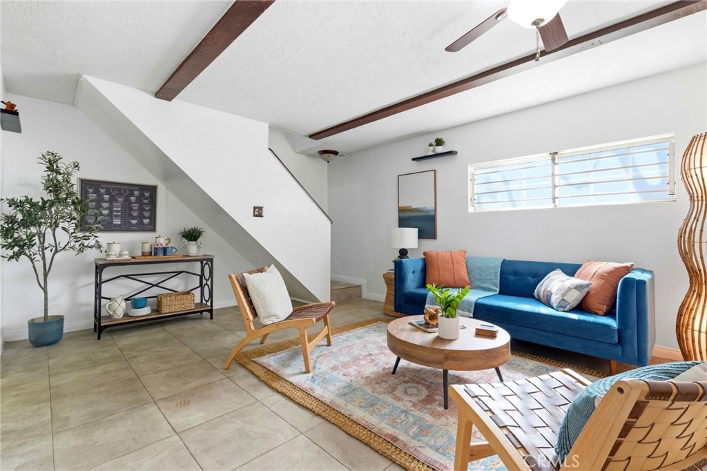 7304 Balboa C