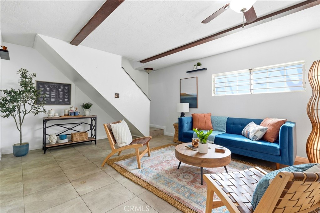 7304 Balboa C