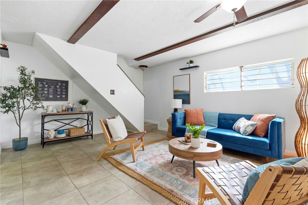7304 Balboa C