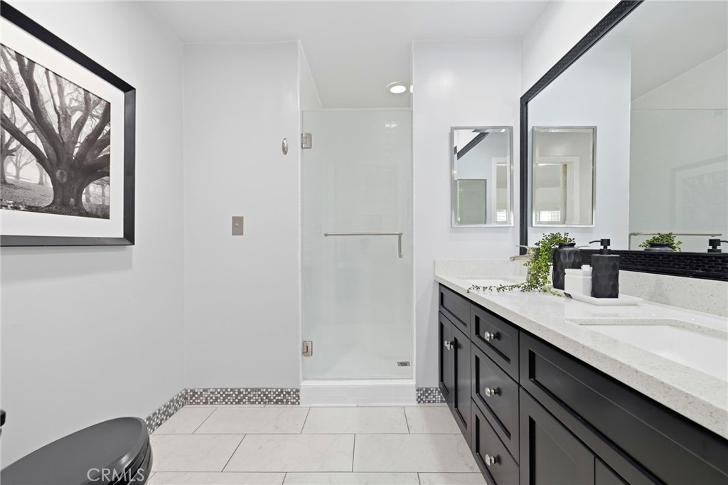 7304 Balboa C