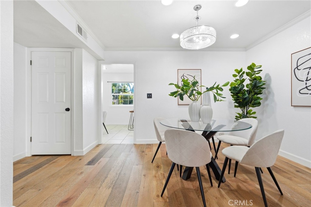 7304 Balboa C
