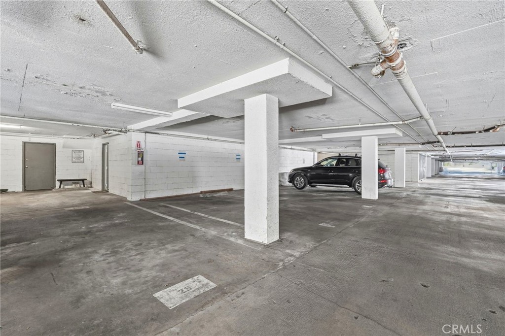 7304 Balboa C