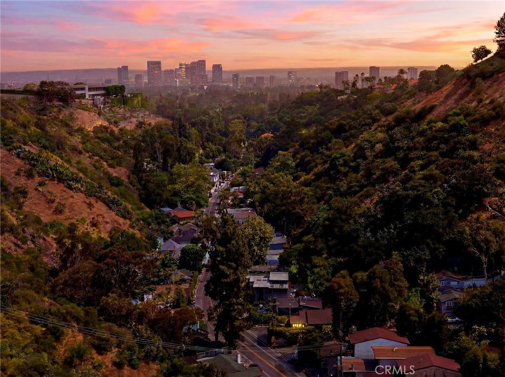 947 N Beverly Glen