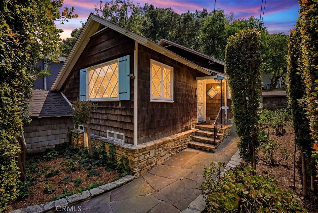 947 N Beverly Glen