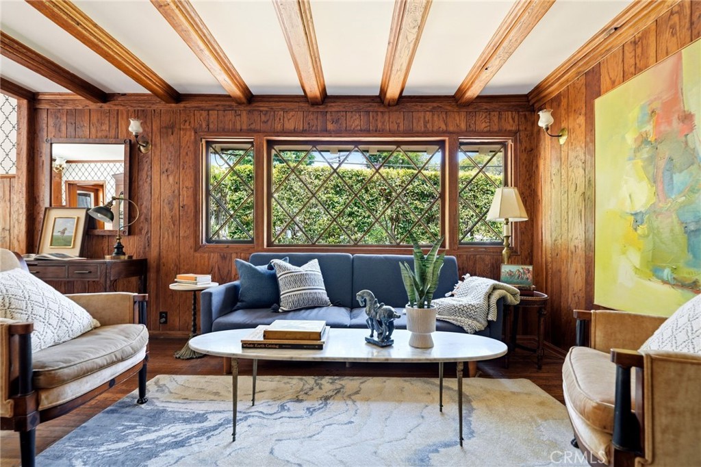 947 N Beverly Glen