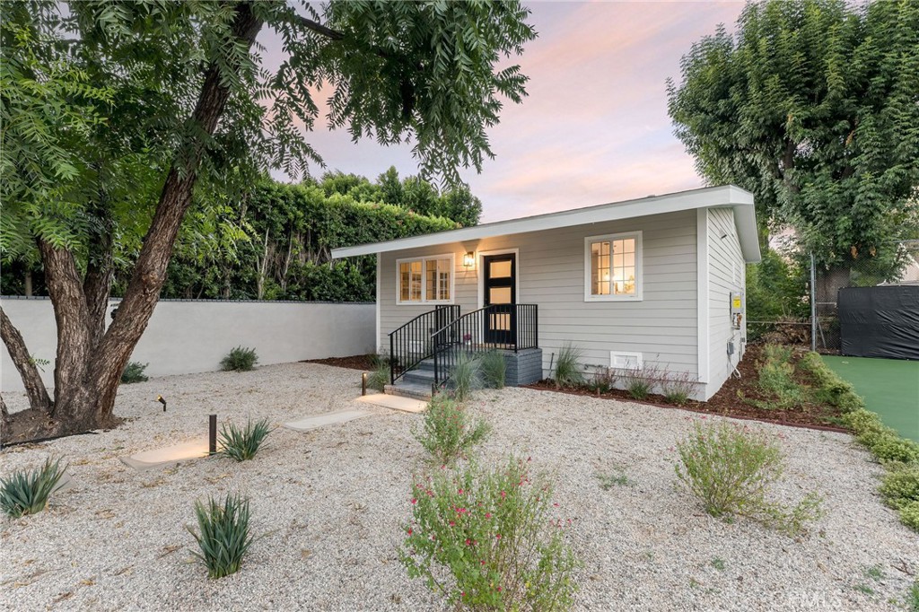 22637 Erwin Street