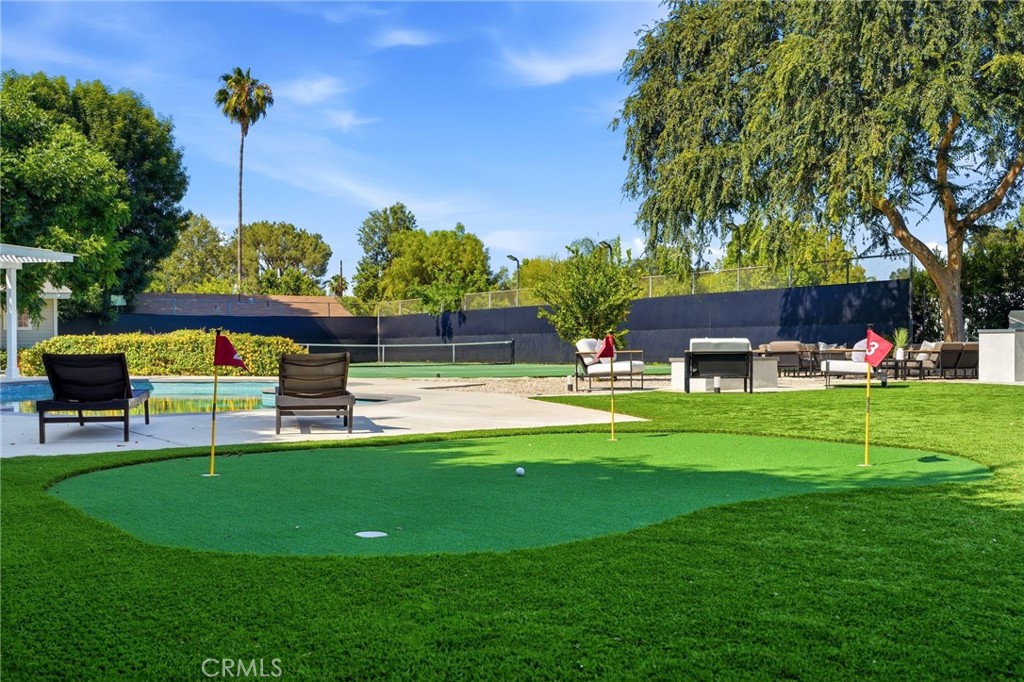 22637 Erwin Street