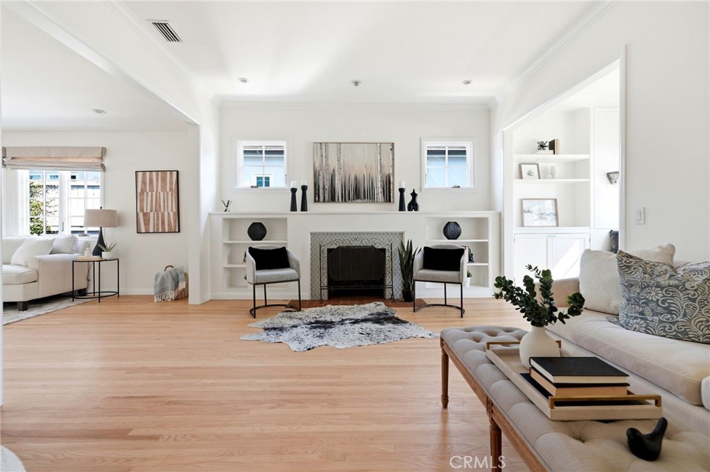 114 N Rose