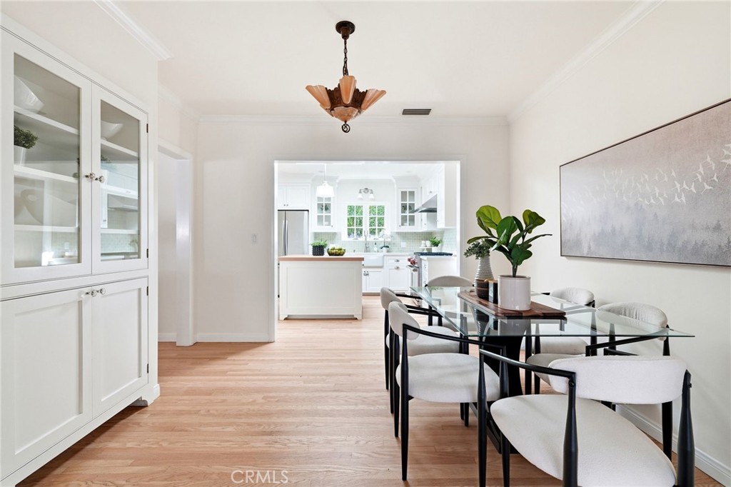 114 N Rose