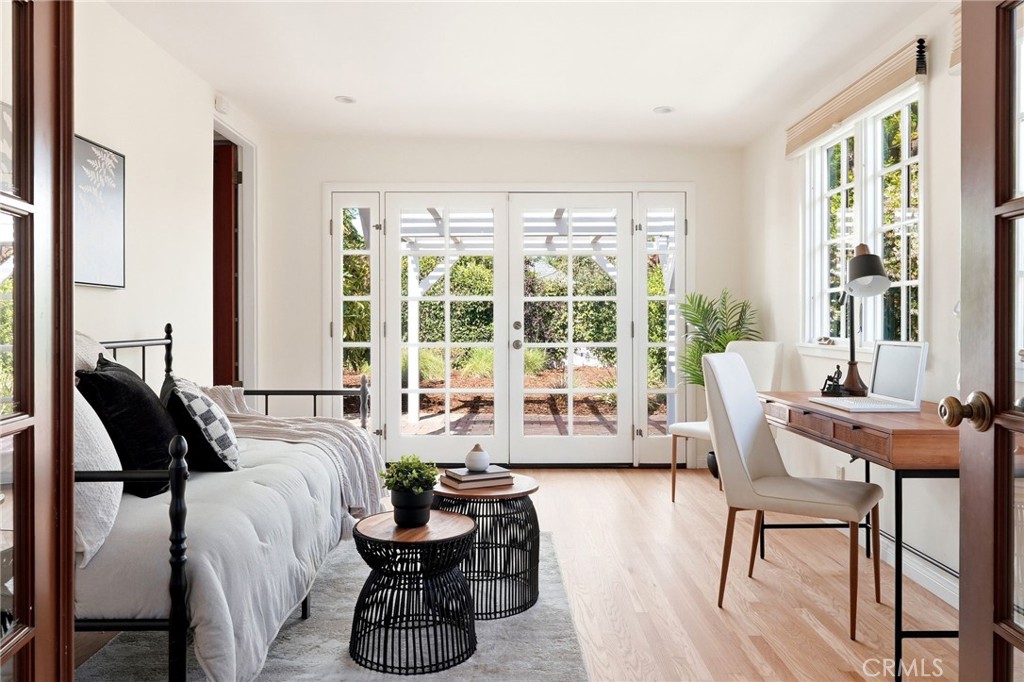 114 N Rose