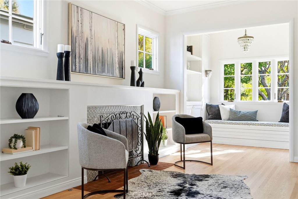 114 N Rose