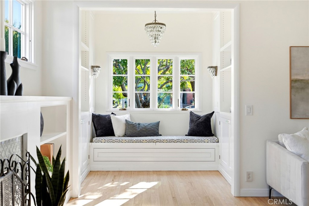 114 N Rose