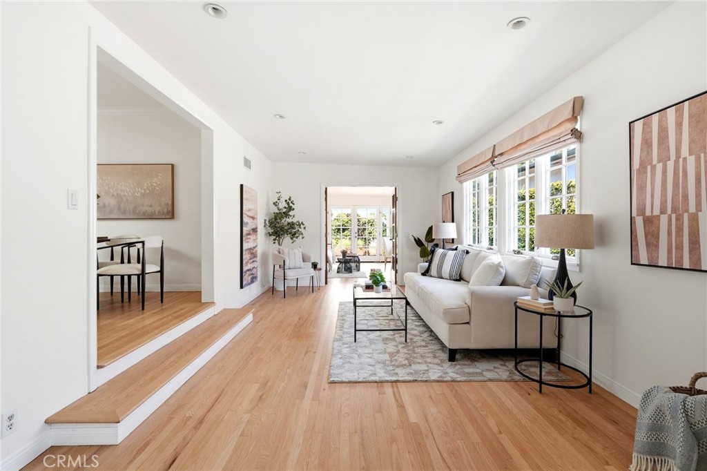 114 N Rose