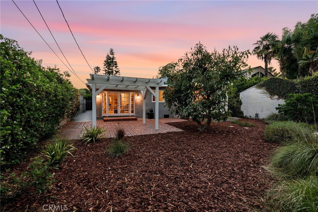 114 N Rose
