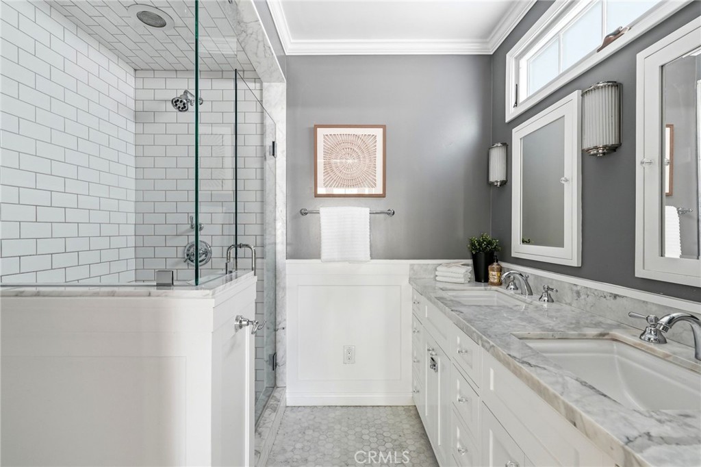 114 N Rose