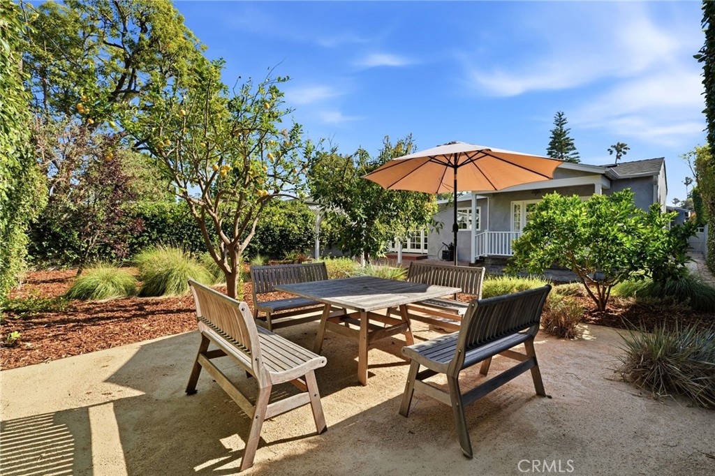 114 N Rose