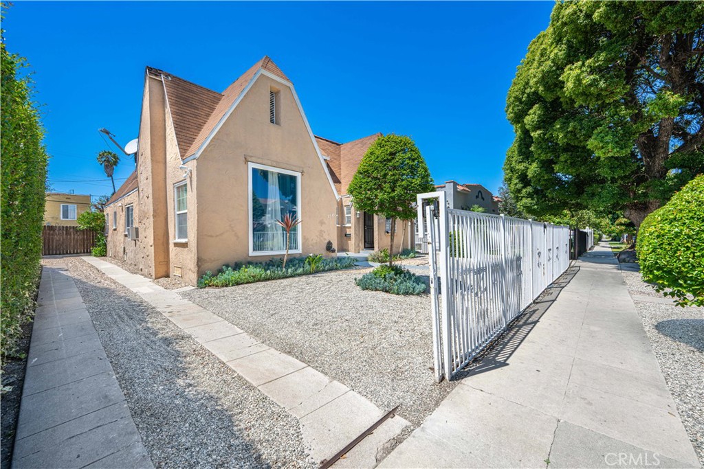 2839 Hillcrest Drive