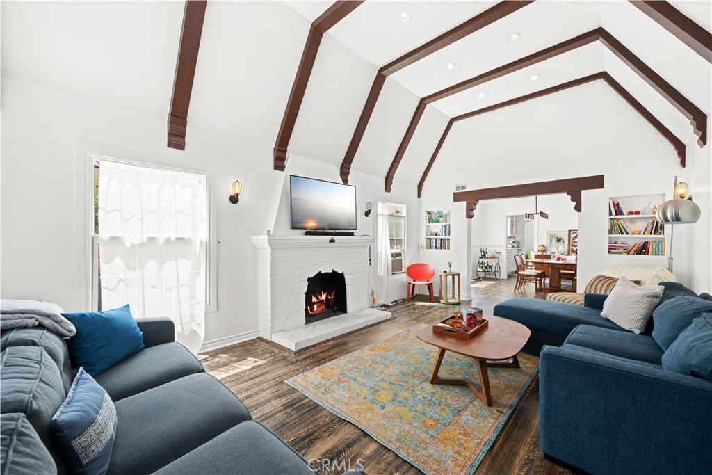 2839 Hillcrest Drive