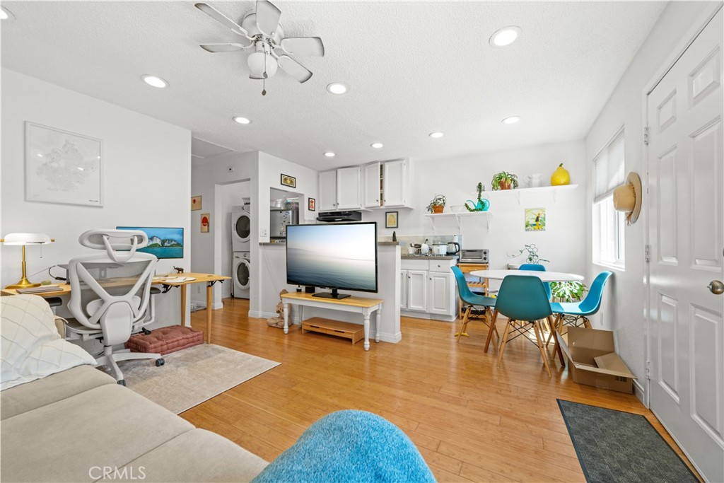 2839 Hillcrest Drive