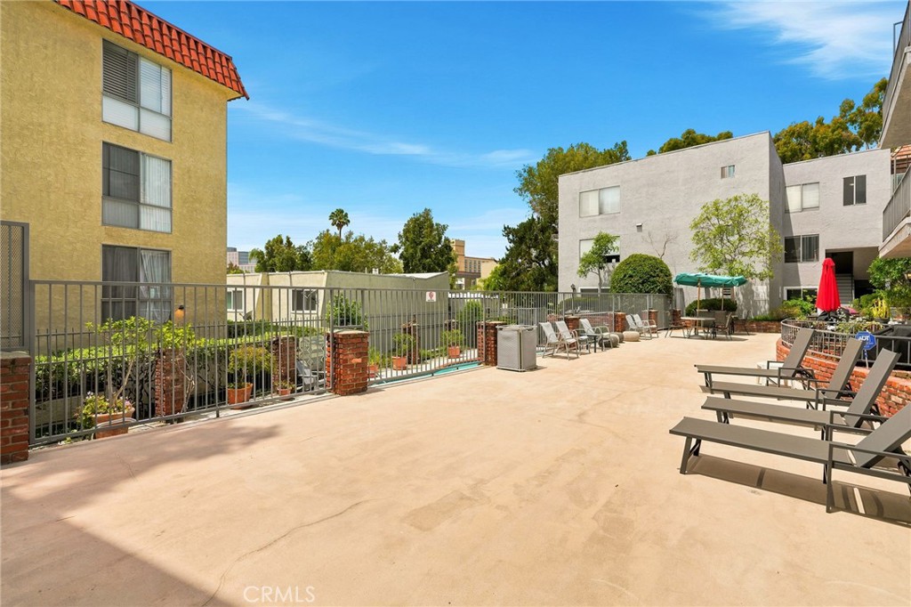 5870 Green Valley