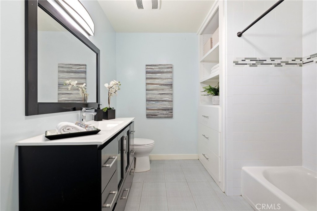 5870 Green Valley