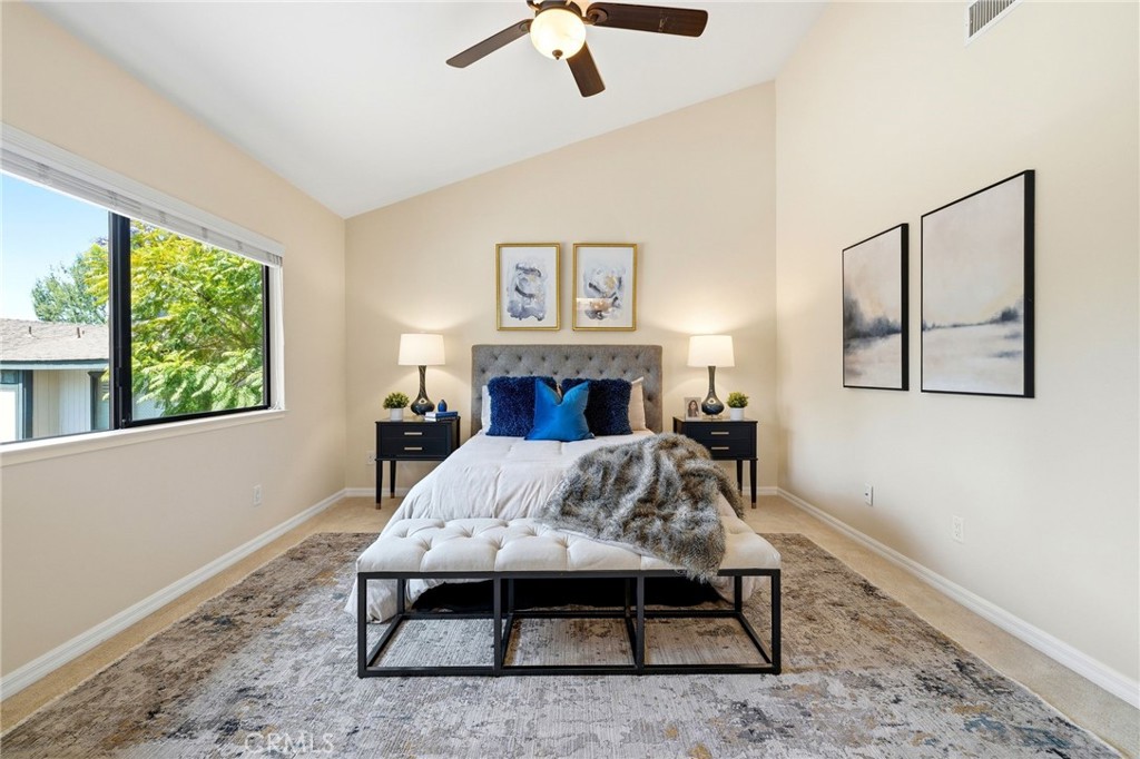 10831 Roycroft 27
