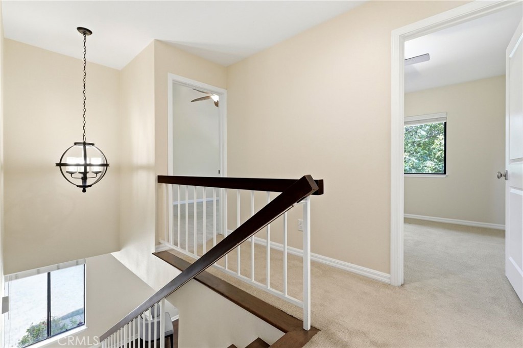 10831 Roycroft 27