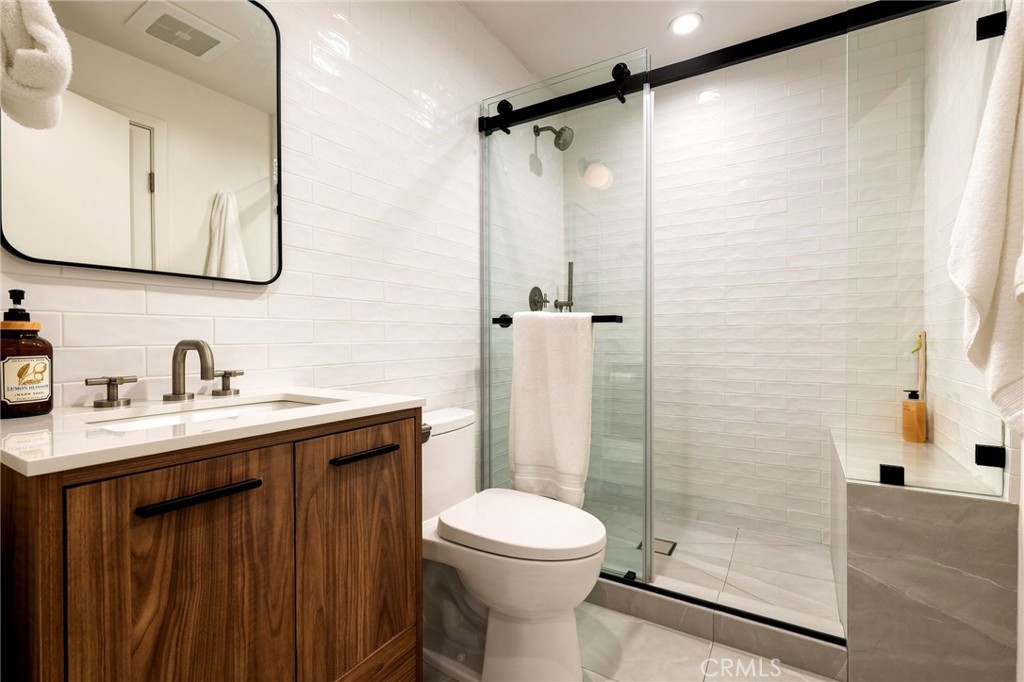 6334 Bryn Mawr