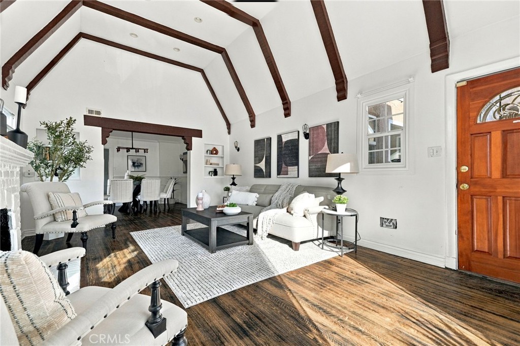 2839 Hillcrest Drive