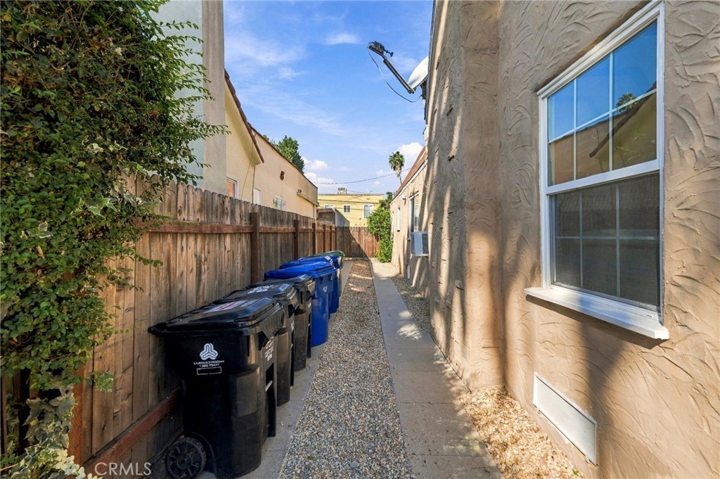 2839 Hillcrest Drive