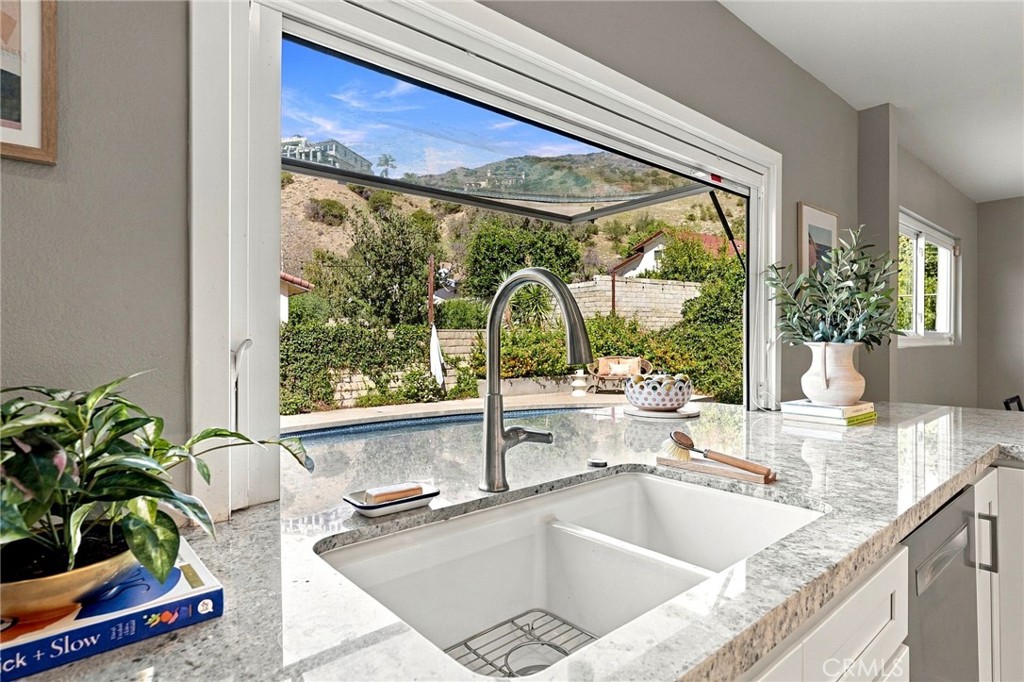 3133 Highland View