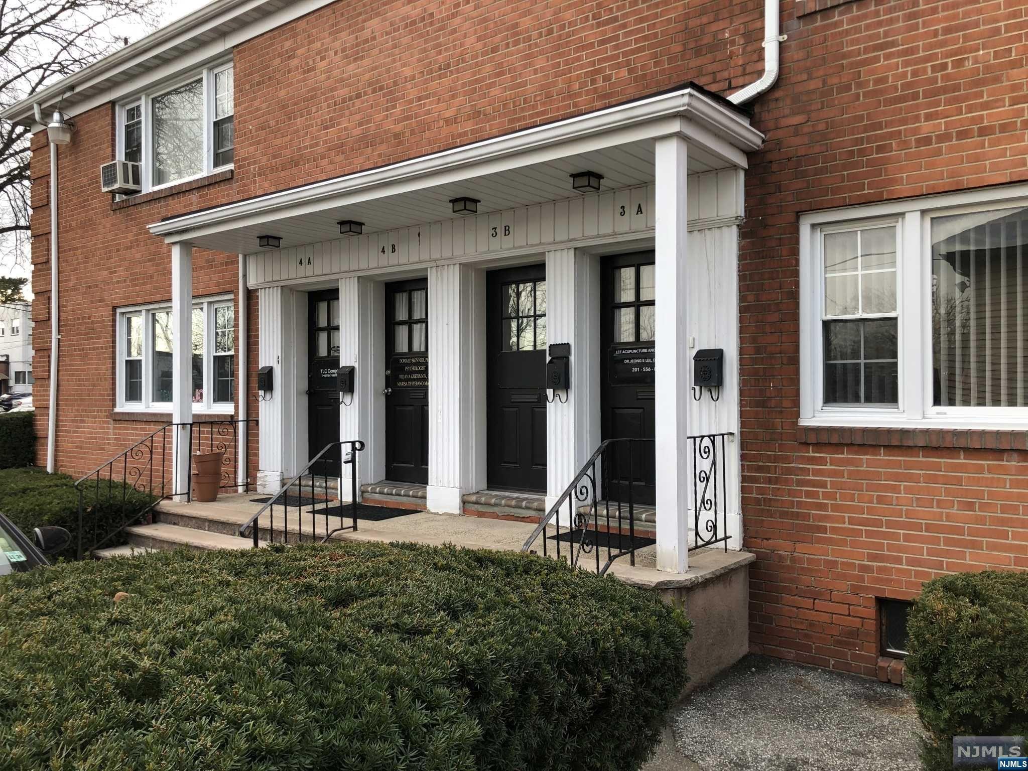 172-182 Franklin Avenue 3B
