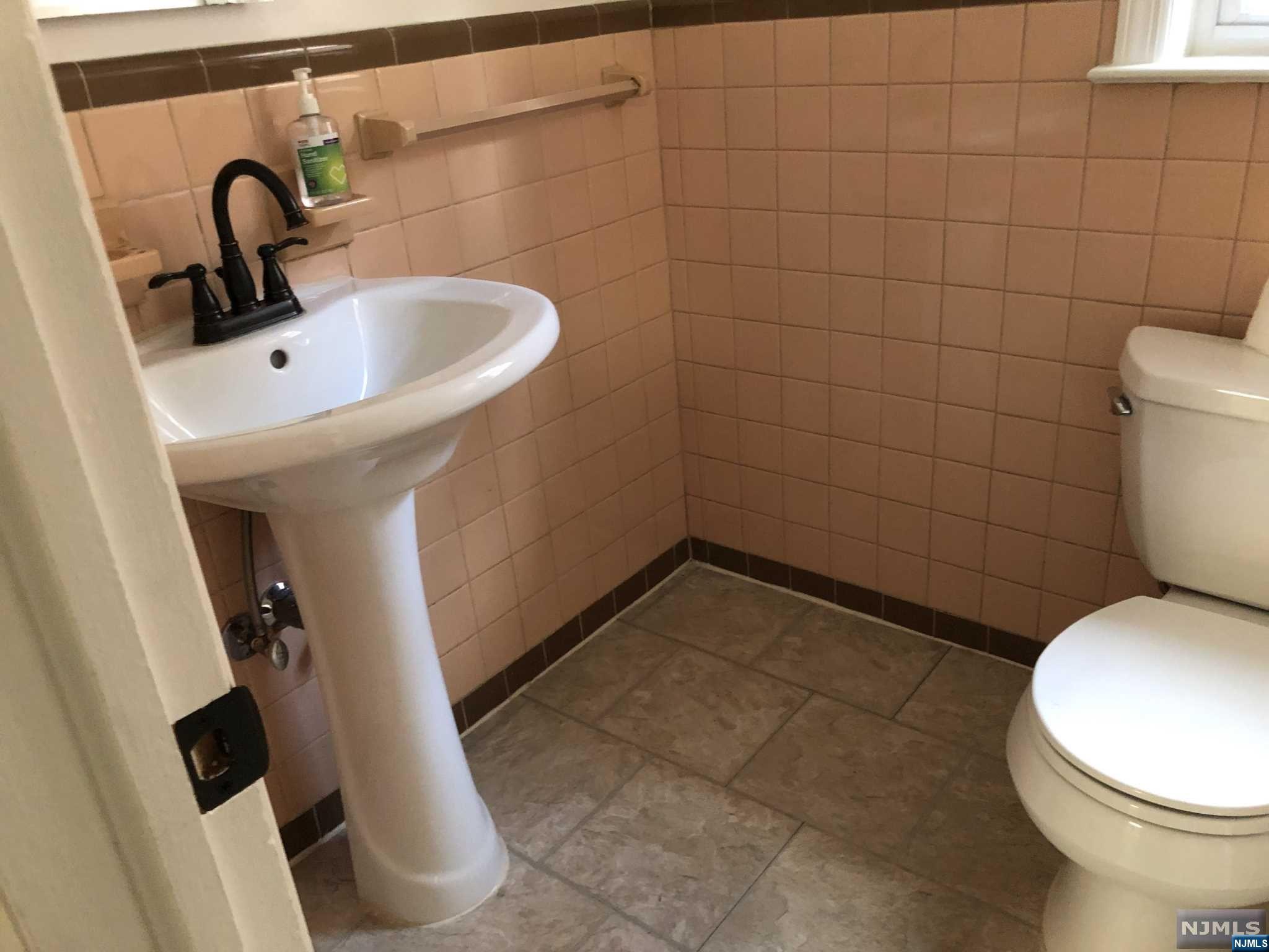 172-182 Franklin Avenue 3B