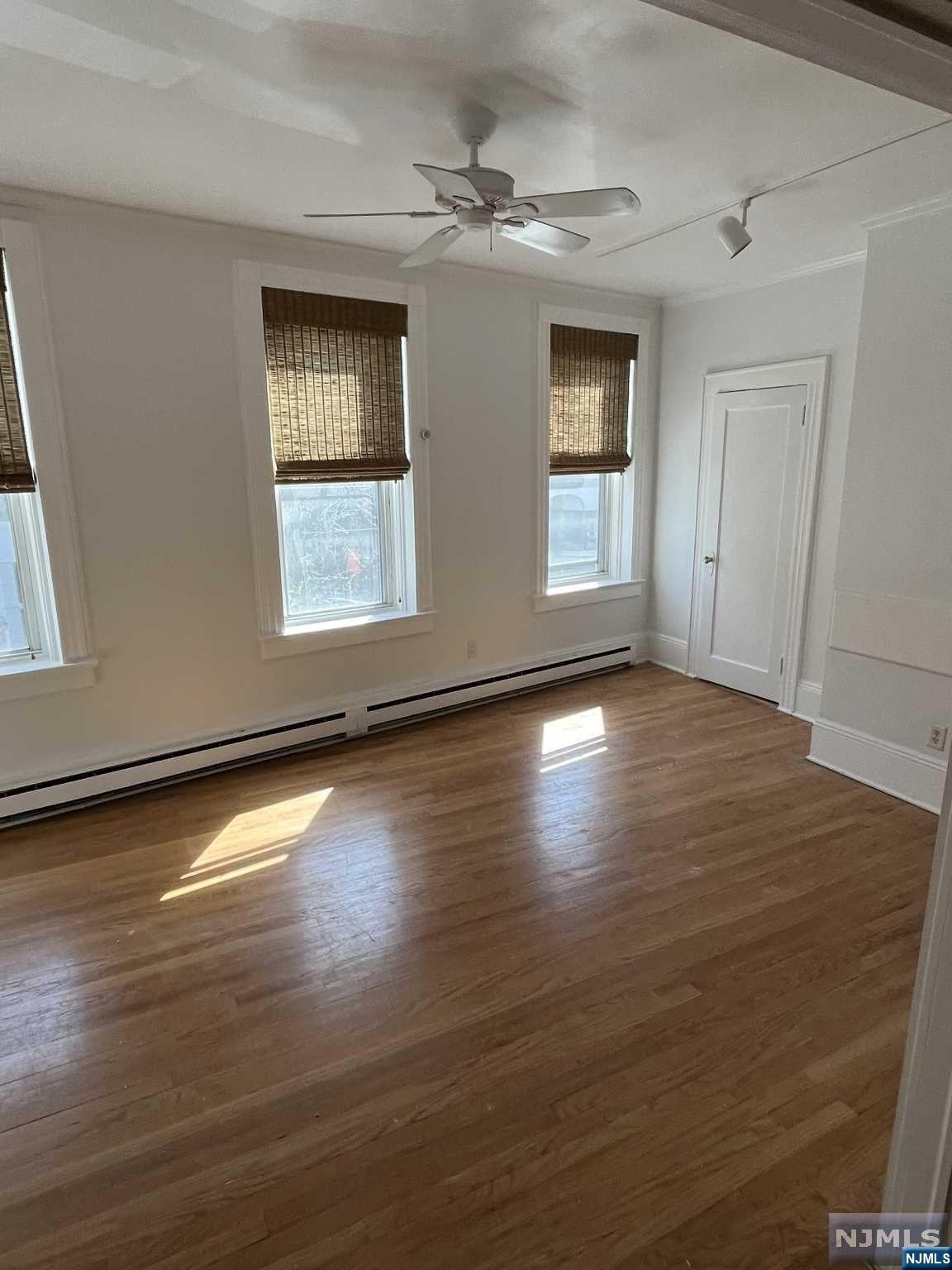 61 E Avenue 2