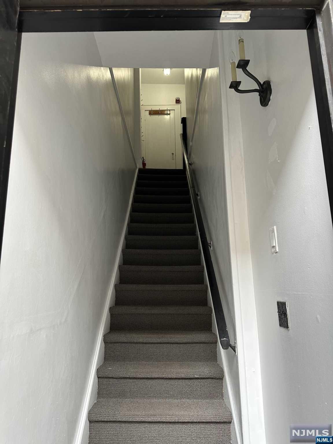 61 E Avenue 2