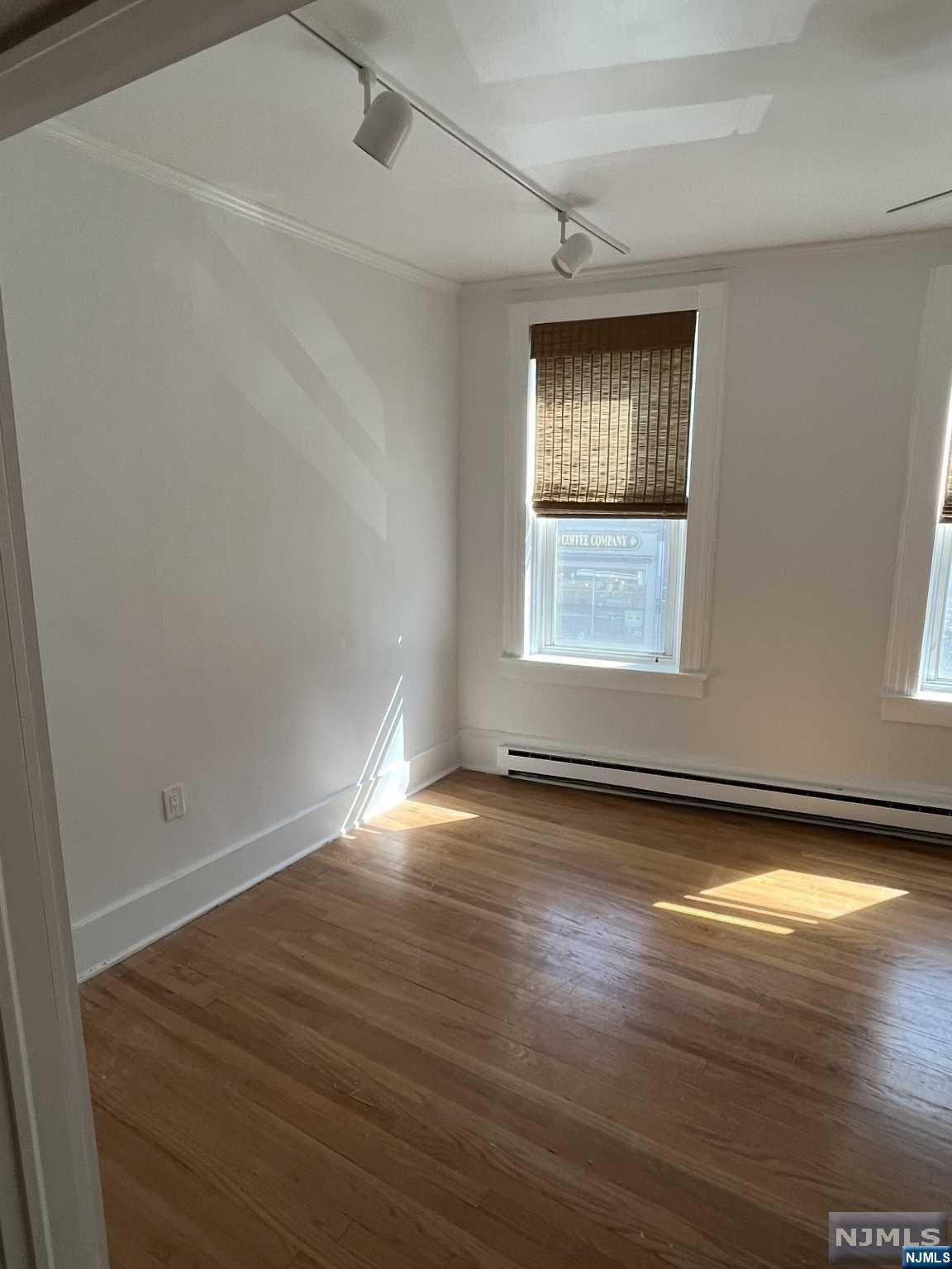 61 E Avenue 2