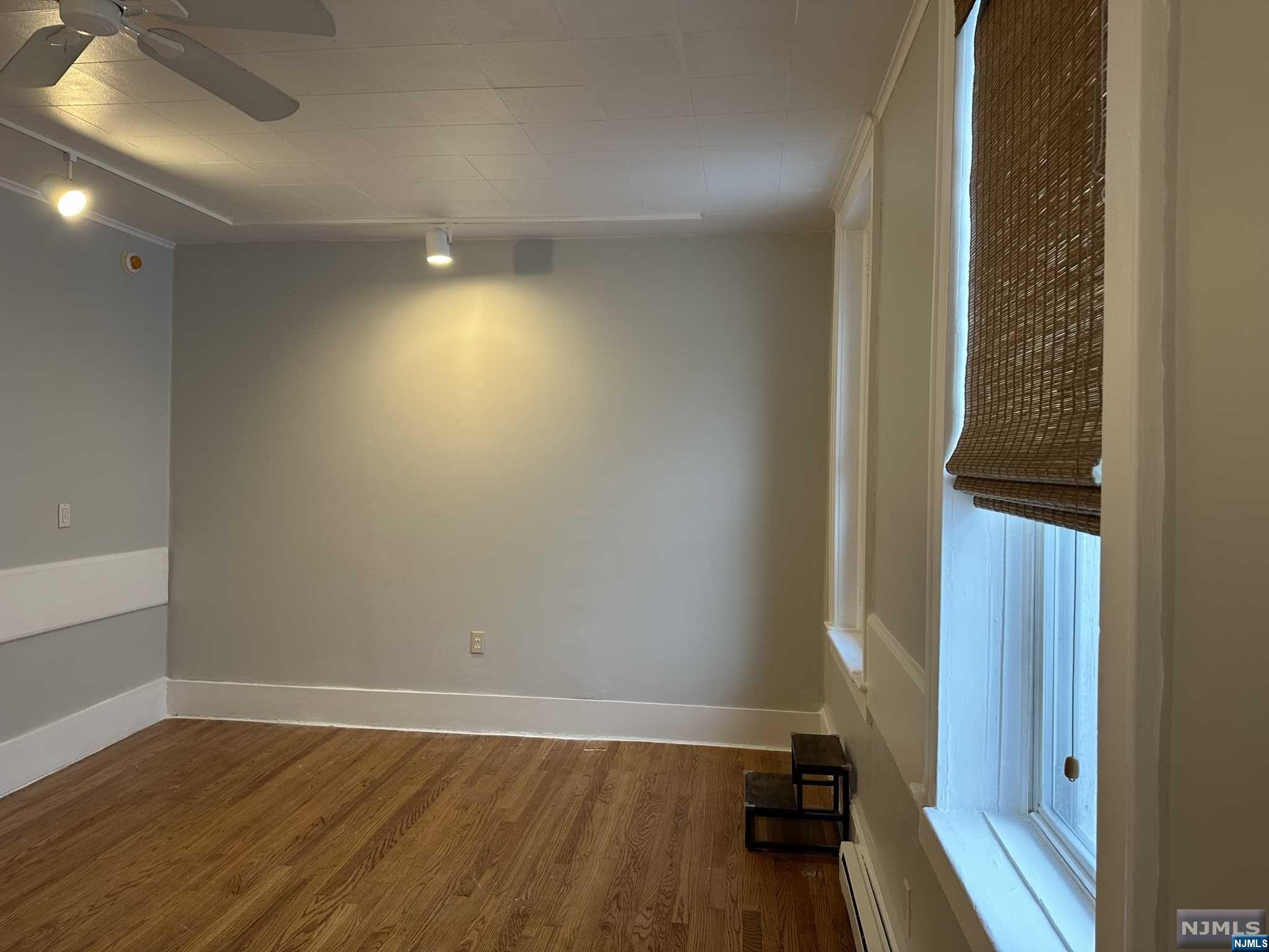 61 E Avenue 2