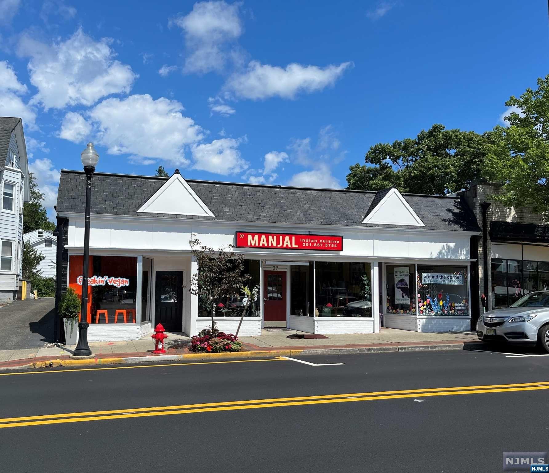 35 Godwin Avenue