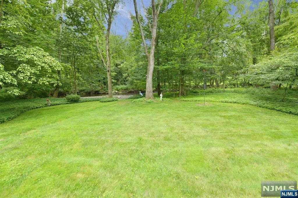 800 E Saddle River Road